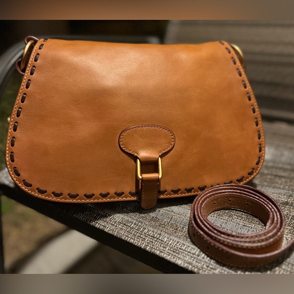 EUC Dooney & Bourke Florentine Saddle Bag